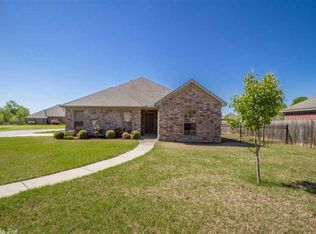 11 Charmante Cv, Maumelle, AR 72113
