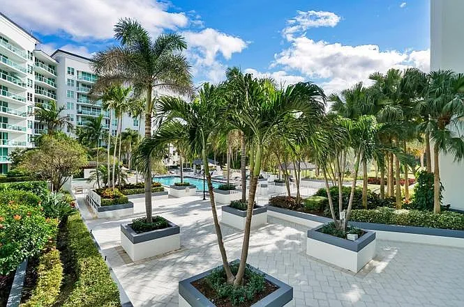 550 SE Mizner Blvd #B209 — Photo 38