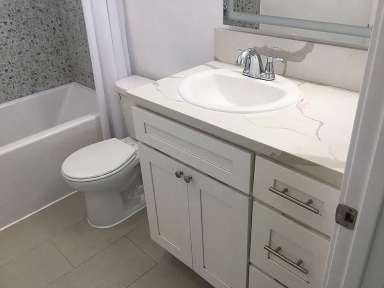COMPLETELY REMODELED TOWNHOUSE FOR RENT — Photo 14