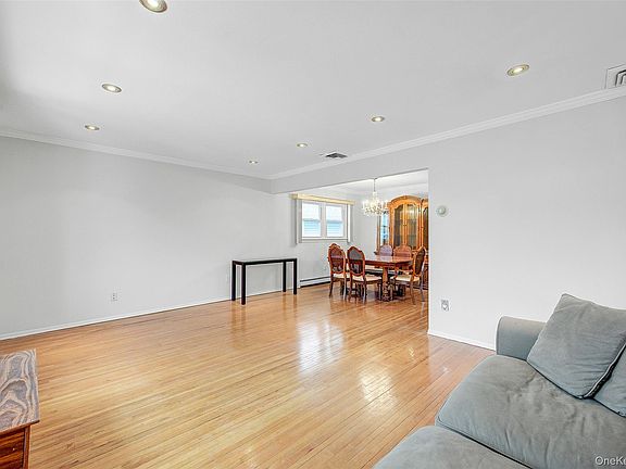 4th image of 98 Union Place