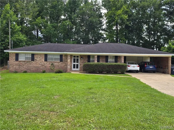 3302 Royal Oak Cir, Northport, AL 35473