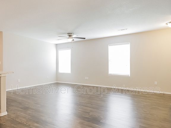 5th image of 247 E Anabranch Ct