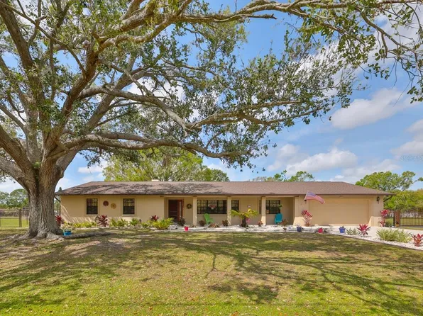 1210 67th Street Ct E, Bradenton, FL 34208
