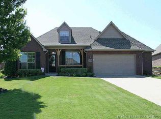 318 E 125th Ct, Jenks, OK 74037