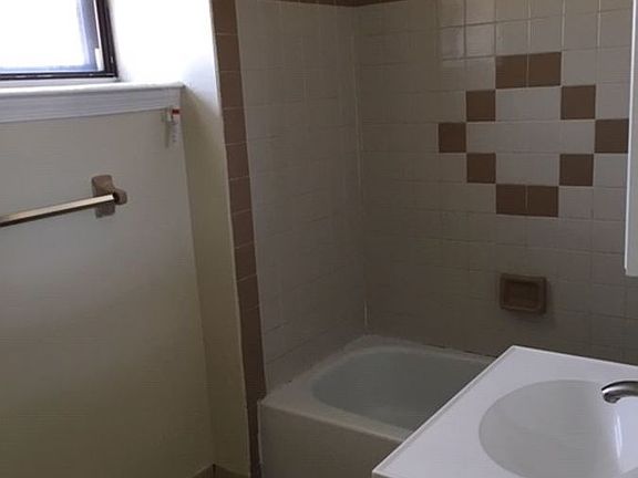3rd image of 800 Florence Ave #B12