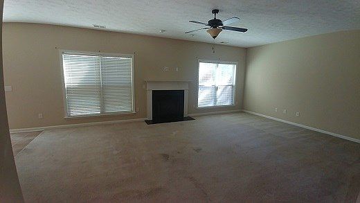 5th image of 8 Willow Trace Dr