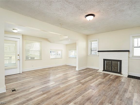 4th image of 2747 3rd St