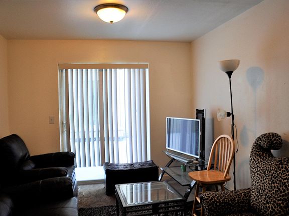 3rd image of 1661 Hardwood Ct #95