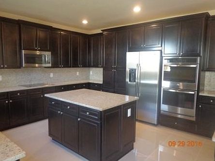 4th image of 9965 NW 86th Ter