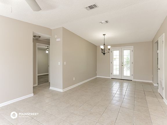 4th image of 10923 Weymouth Cir N