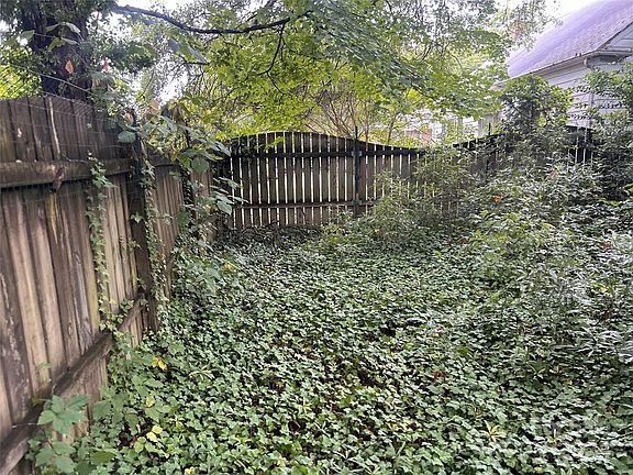 3rd image of 195 W Young Ave