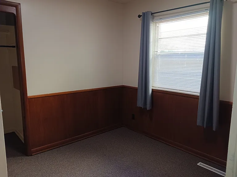 928 W Lindsey St — Photo 17