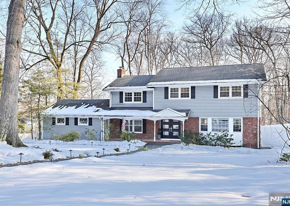 1st image of 65 Edgewood Dr