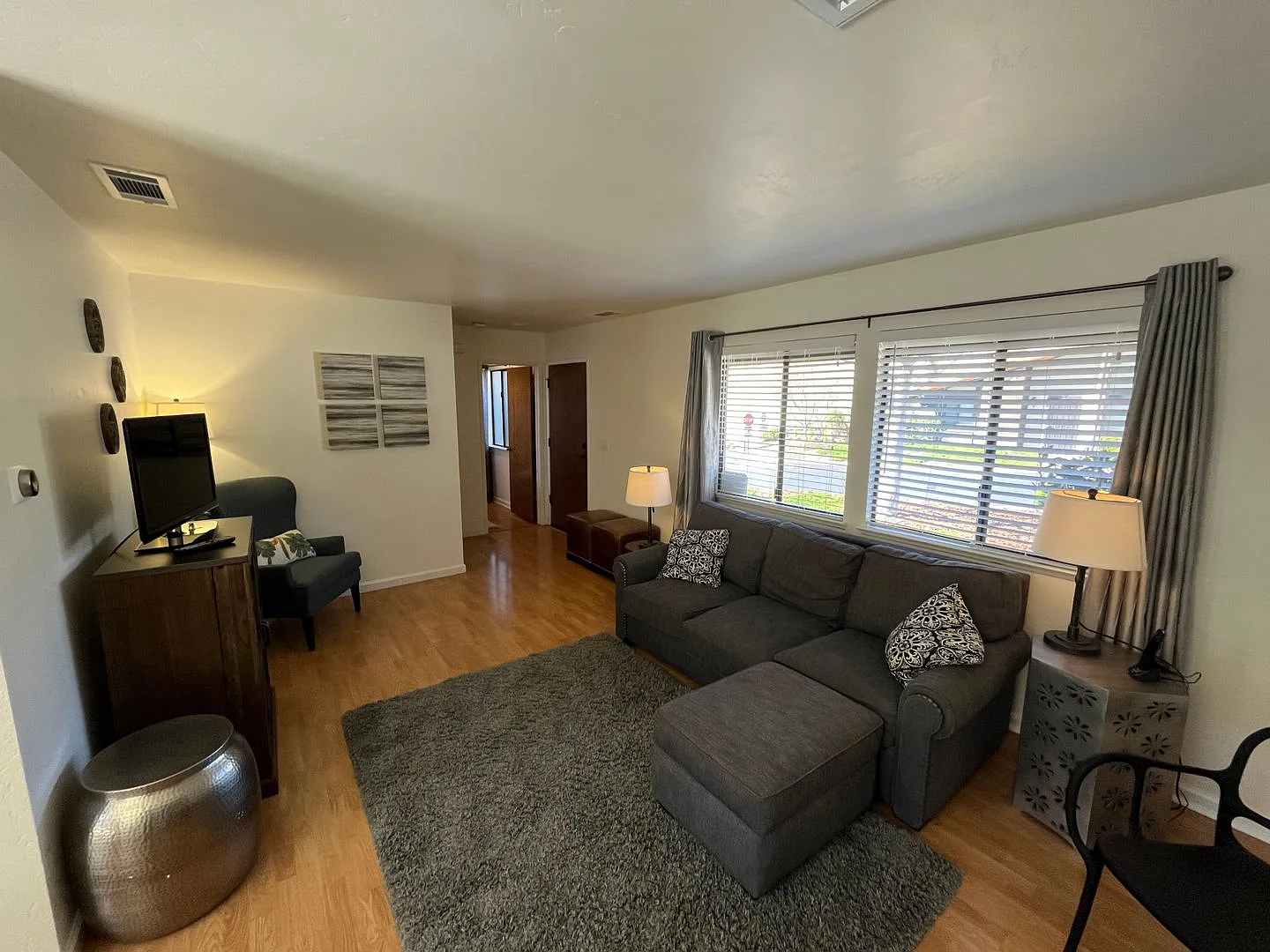 1003 Meadow Way — Photo 4