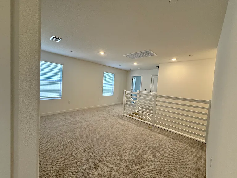 4581 Field View Dr — Photo 30
