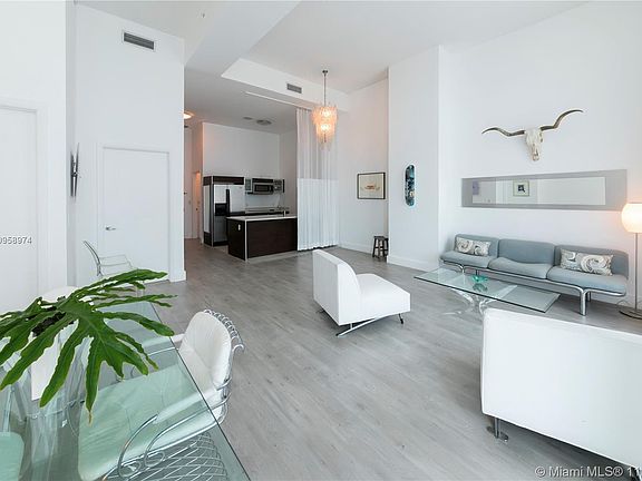 5th image of 1900 N Bayshore Dr APT 508