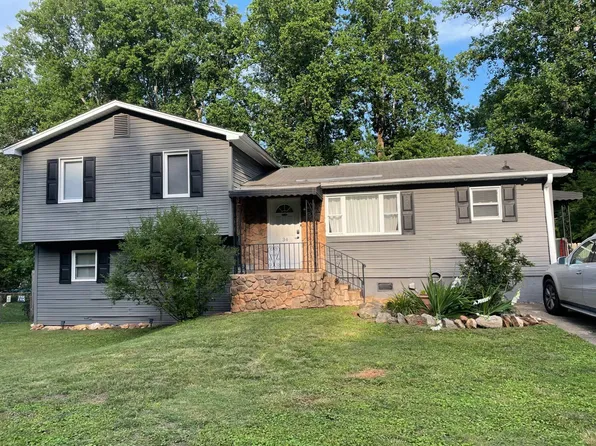 34 Barclay Dr, Travelers Rest, SC 29690