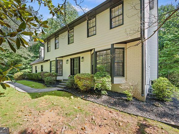 4th image of 1005 Applecross Dr