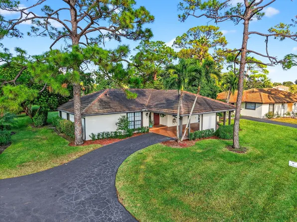 435 Pine Villa Drive, Atlantis, FL 33462
