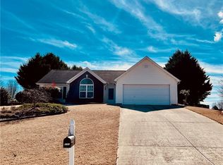 5753 Rolling Meadow Ln, Flowery Branch, GA 30542