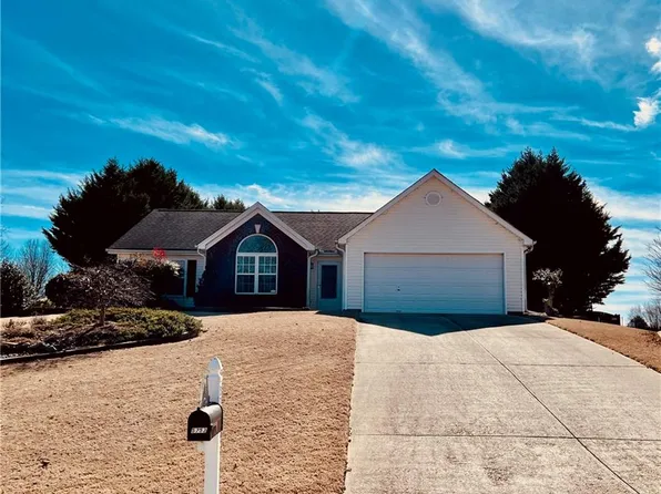 5753 Rolling Meadow Ln, Flowery Branch, GA 30542