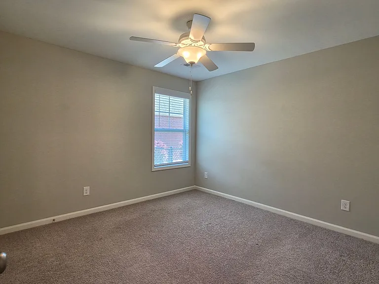 588 Brushwood Dr — Photo 21