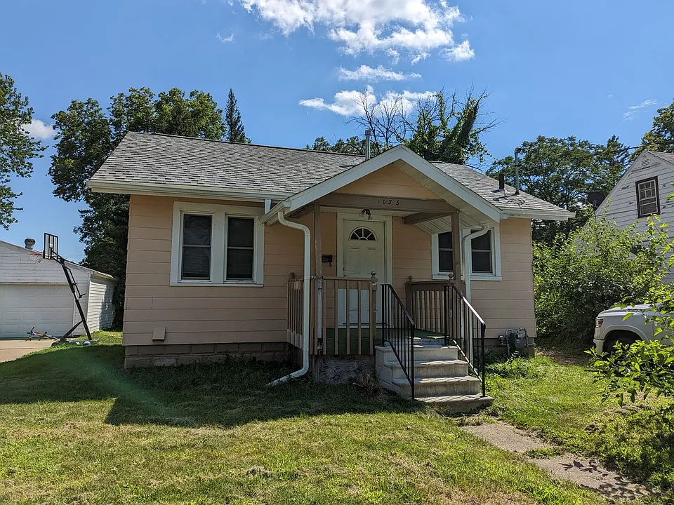 1033 Kern St