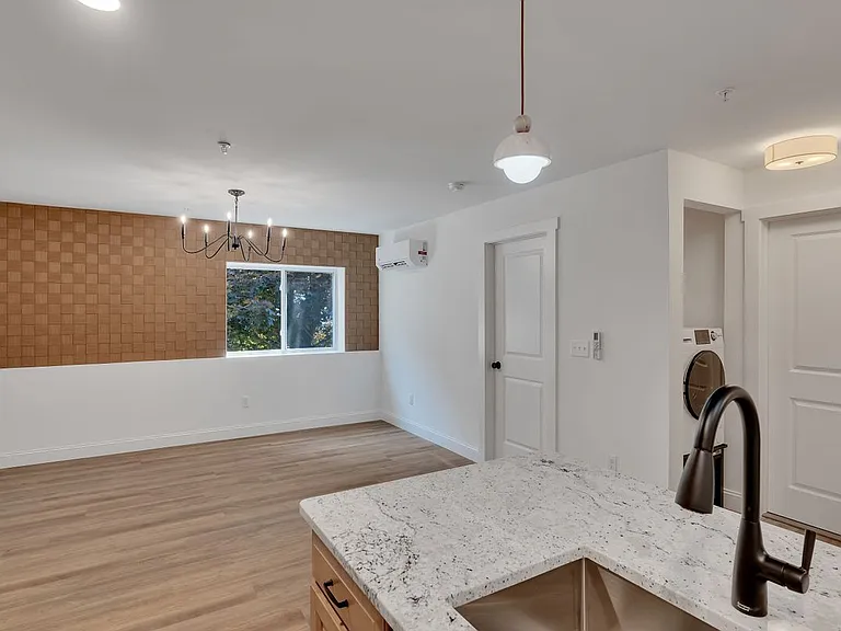 36 Pawling Ave #201 — Photo 4