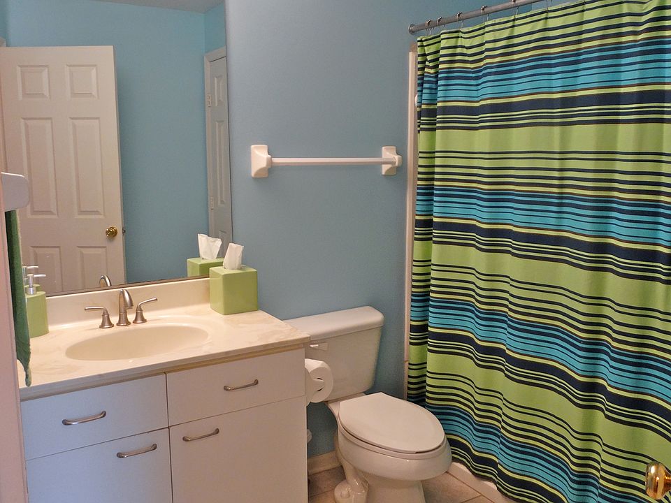 spacious Full Bath