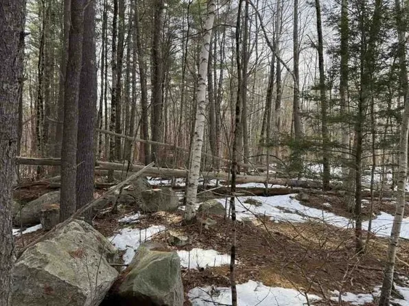 82 Amherst Road, Merrimack, NH 03054