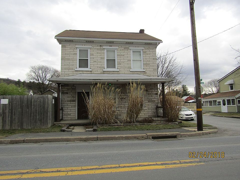 1st image of 302 E Railroad Ave
