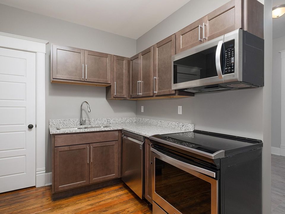 1st image of 136 Brady St #201