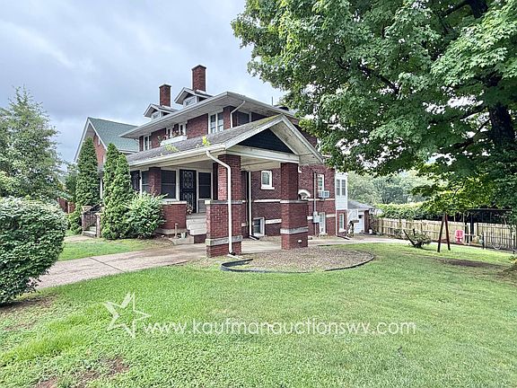 3rd image of 321 Despard St