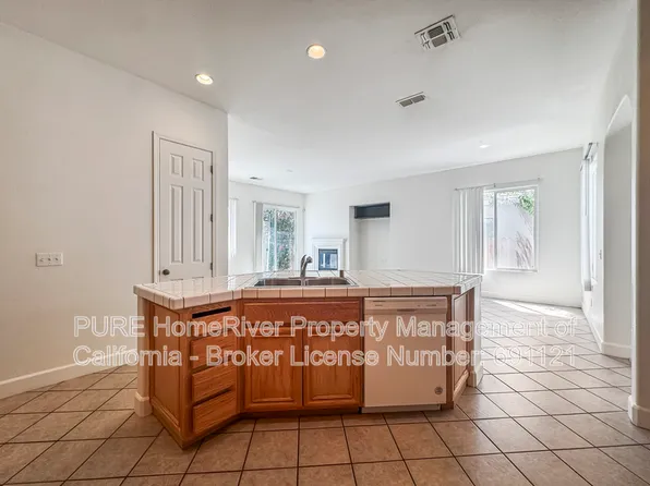 5809 Bridgecross Dr, Sacramento, CA 95835
