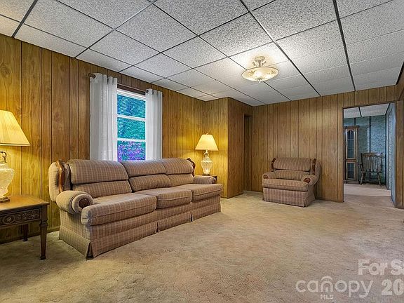 5th image of 520 Blythe Rd