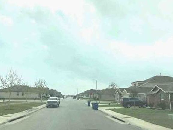 Exterior Neighborhood (street photo)