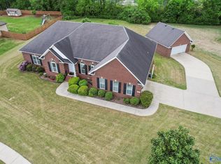 120 Twin Rivers Dr, Hazel Green, AL 35750