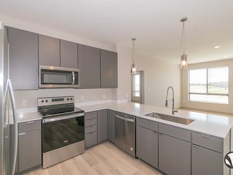 Chateau at Yankee Hill Apartments — Photo 90