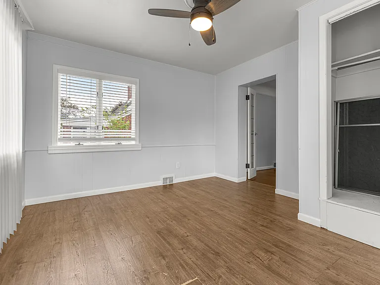 21311 Outer Dr — Photo 16