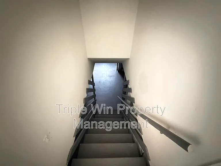 753 Watersedge Dr — Photo 30