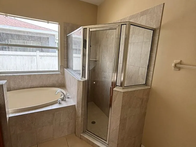 4330 Crosswhite Ct — Photo 7