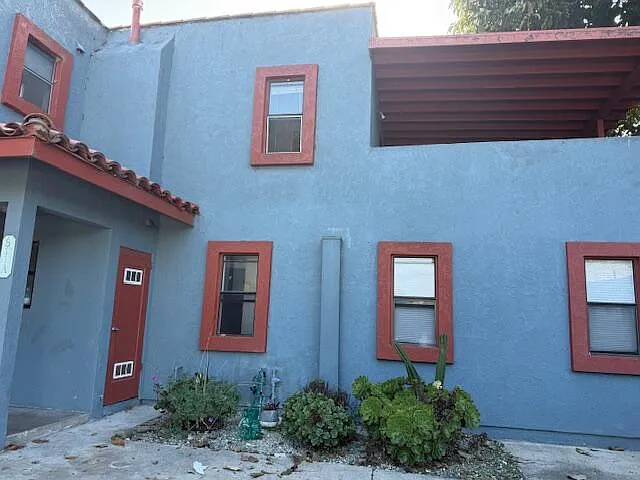 811 Bath St #B — Photo 7