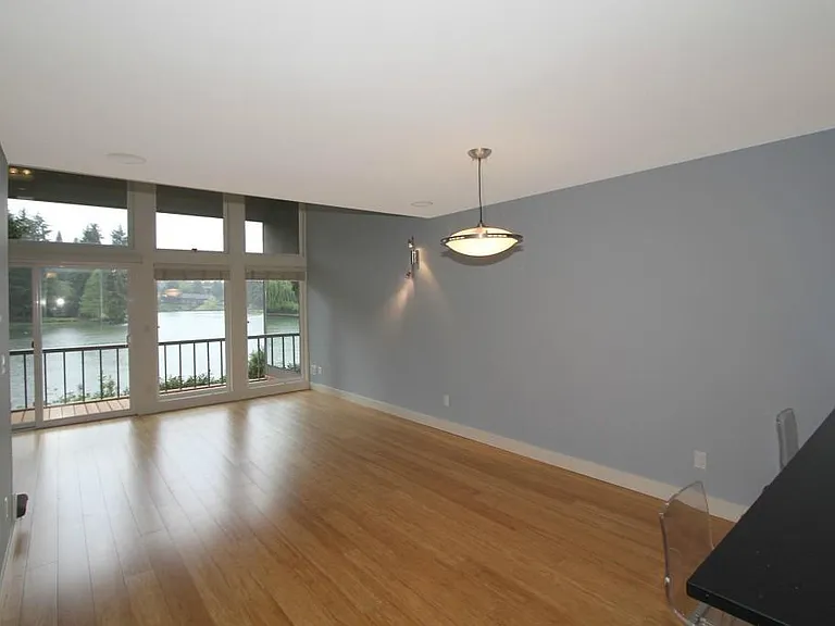 13954 NE 60th Way — Photo 8
