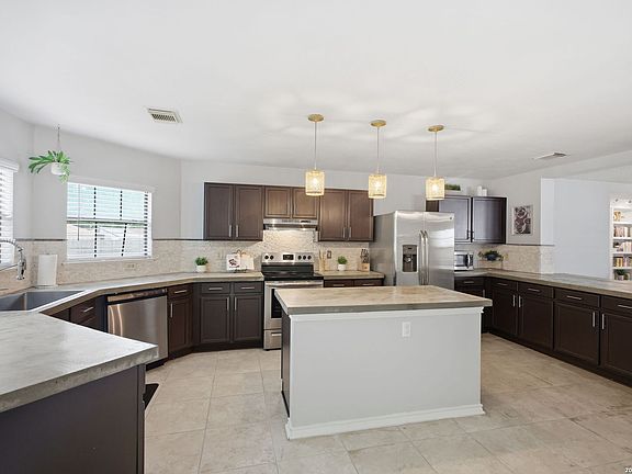 3rd image of 10314 WESTFIELD PL