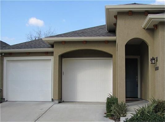 3rd image of 6089 Yale Village Dr