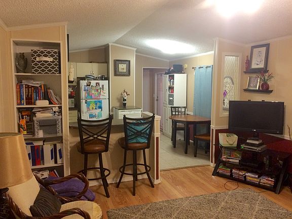 5th image of 921 Doresay Ln