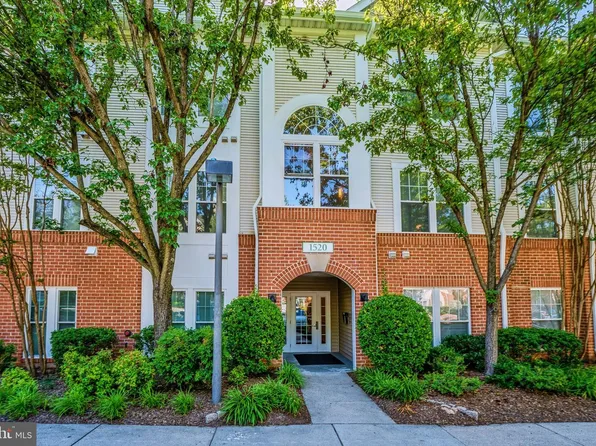1520 N Point Dr APT 3-0202, Reston, VA 20194