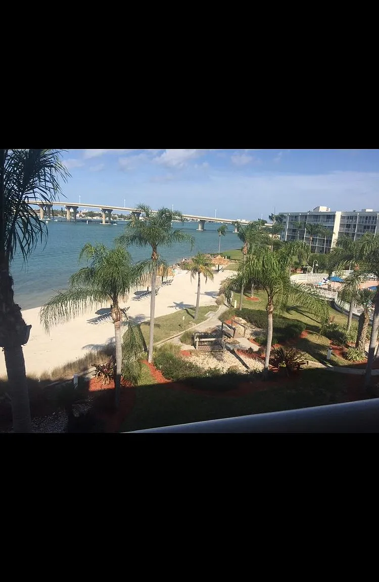 2 bed, 1080 sqft, $2,500 — Photo 4