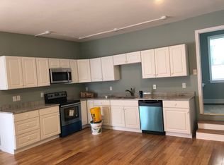 8 Maple St #6, Henniker, NH 03242