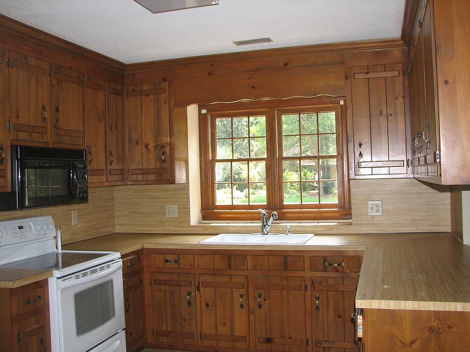 2nd image of 6304 Winthrop Dr
